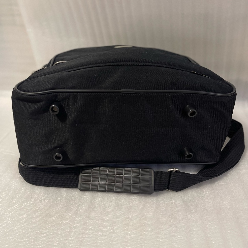 Black American Airlines Elegance Collection Travel Tote Bag - Picture 10 of 16